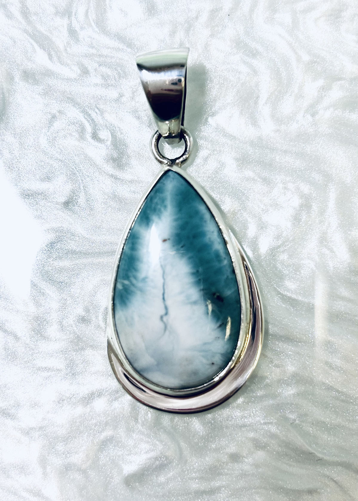 Larimar medál – az óceán nyugalma ezüstbe zárva