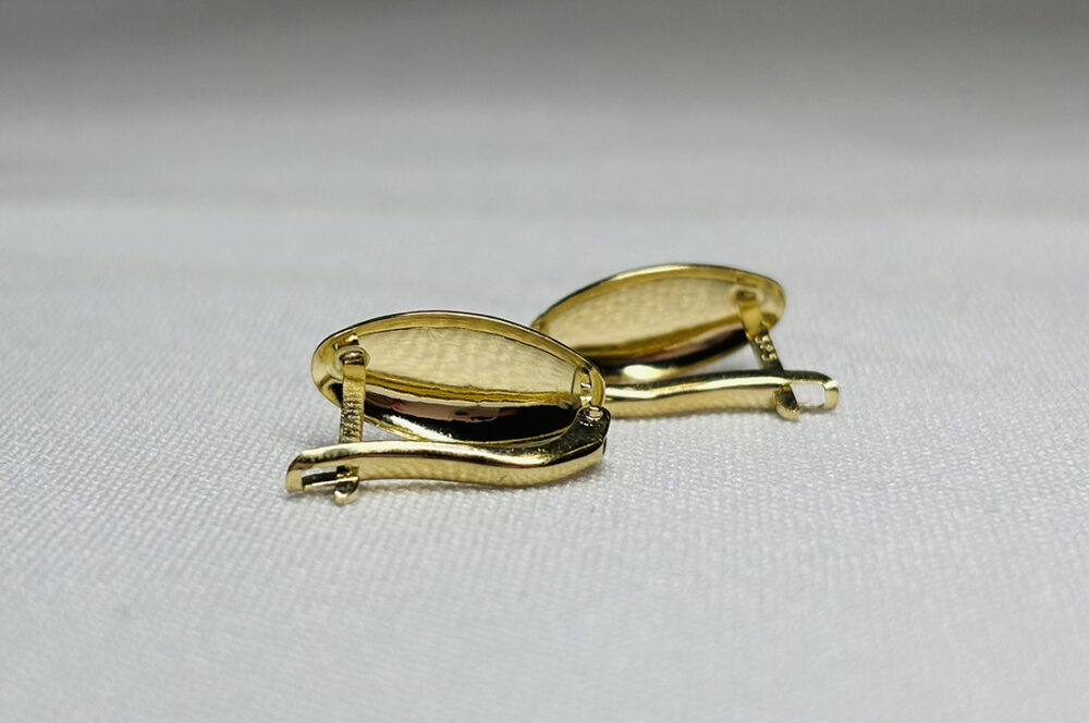 14K sárga arany női fülbevaló – elegáns, gravírozott felülettel - Image 2