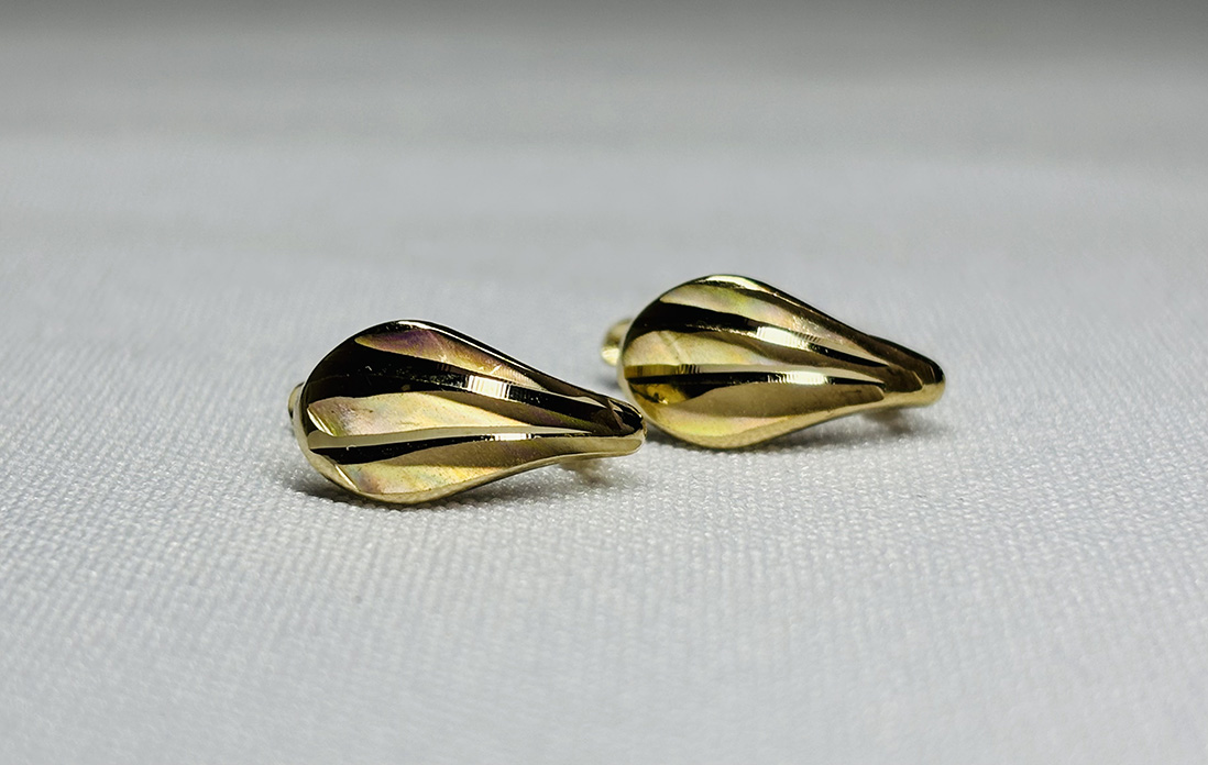 14K sárga arany női fülbevaló – elegáns cseppformájú dizájn