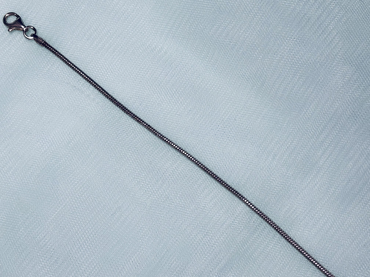 Ezüst kígyólánc bokalánc – letisztult elegancia