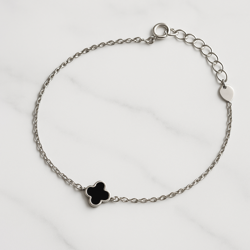 Fekete lóhere betétes ezüst karkötő