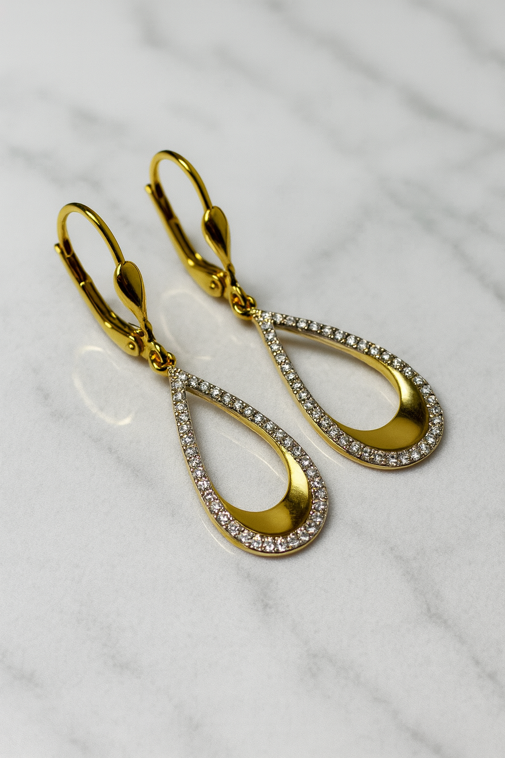 14 K arany csepp formájú fehér cirkónia köves -patentzáras fülbevaló