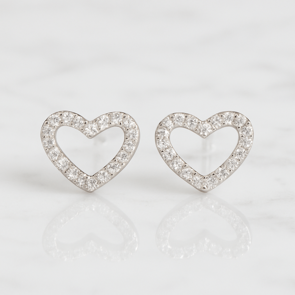 Szív alakú fehér köves ezüst fülbevaló